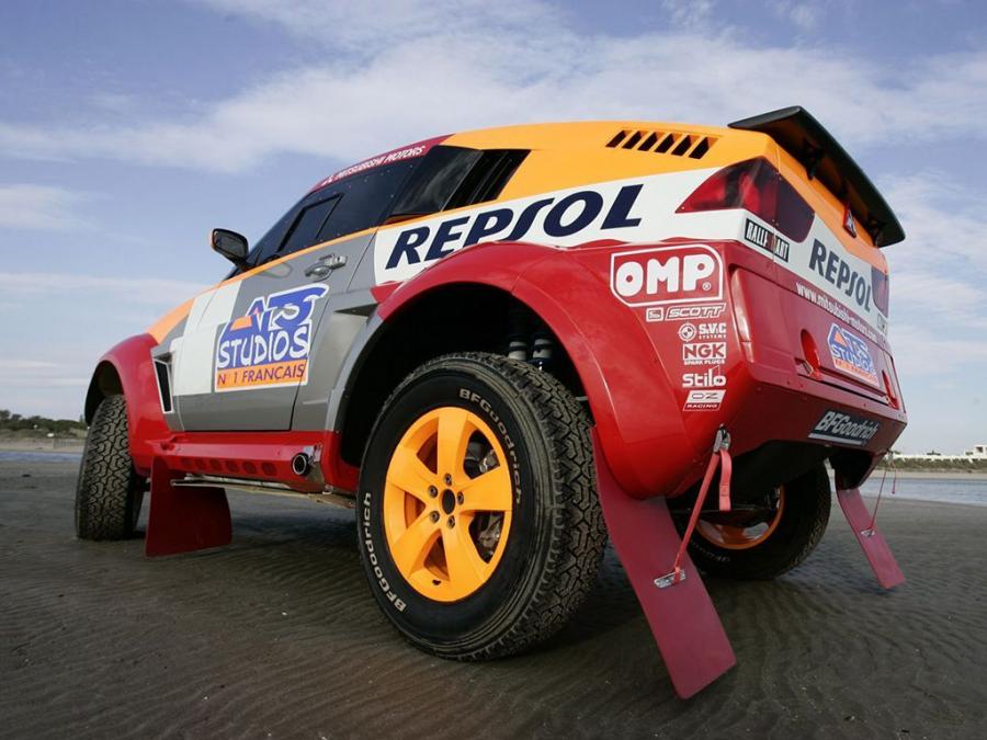  Mitsubishi Pajero Montero Evolution 2005 года  (фото 6 из 7)